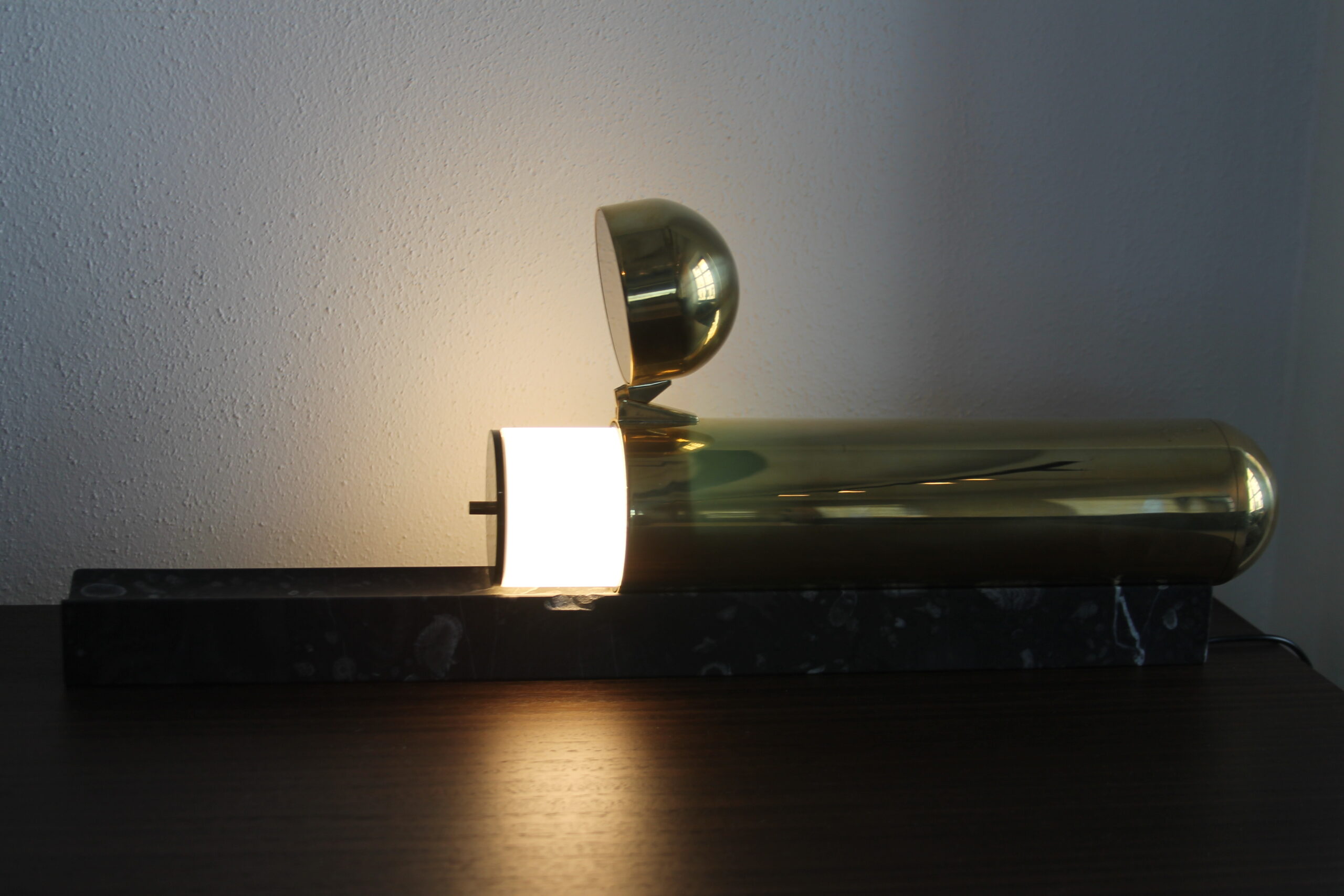 Dcw editions laualamp "isp"